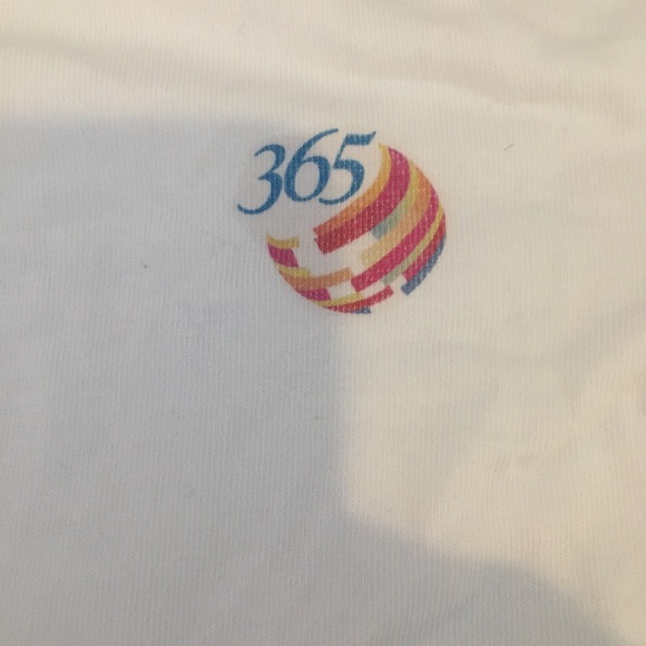 t-shirt - Picture 2 of 3